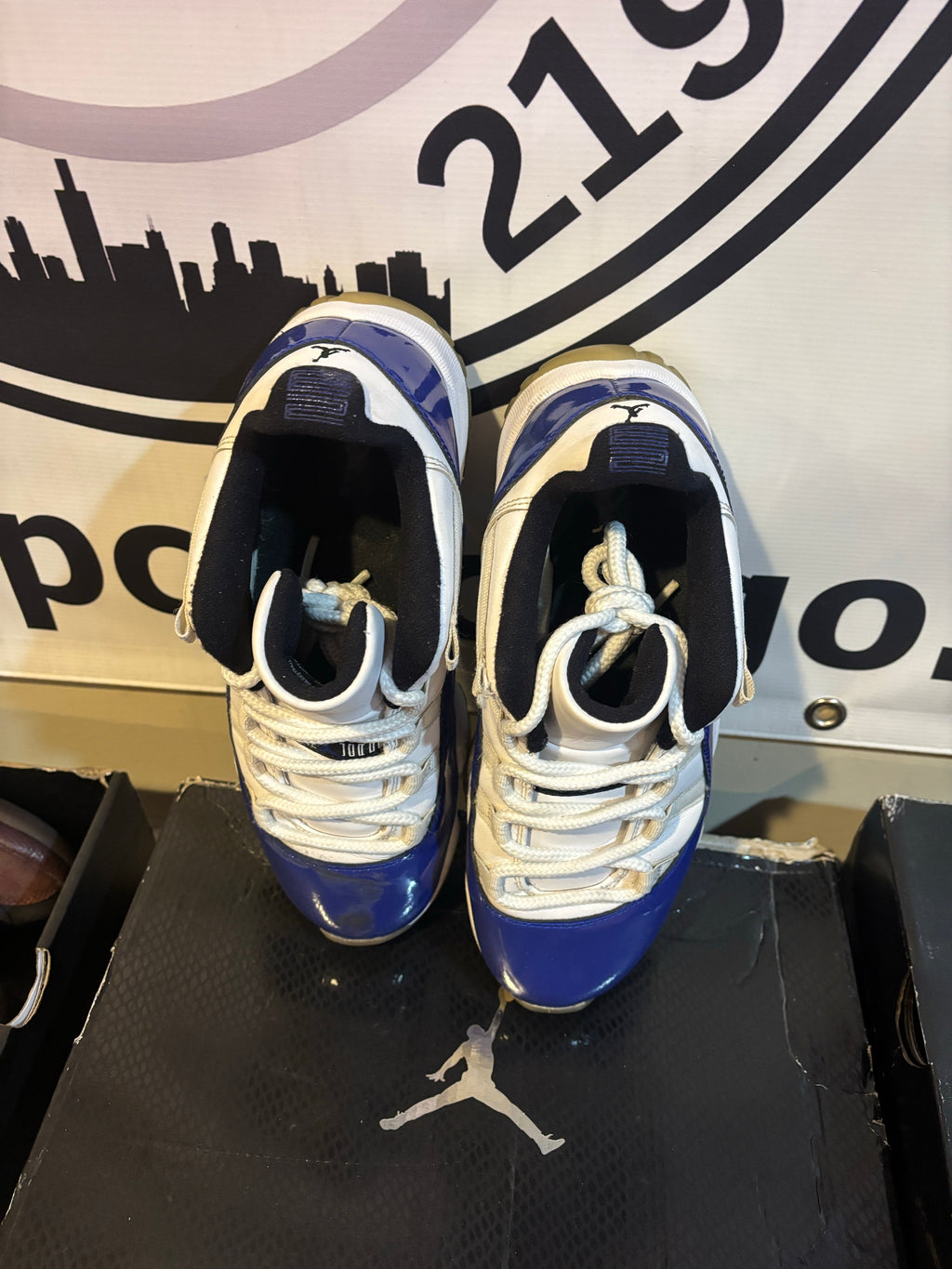 Size 9.5w - Jordan 11 Retro Low White Concord (Women's) - Pre Owned