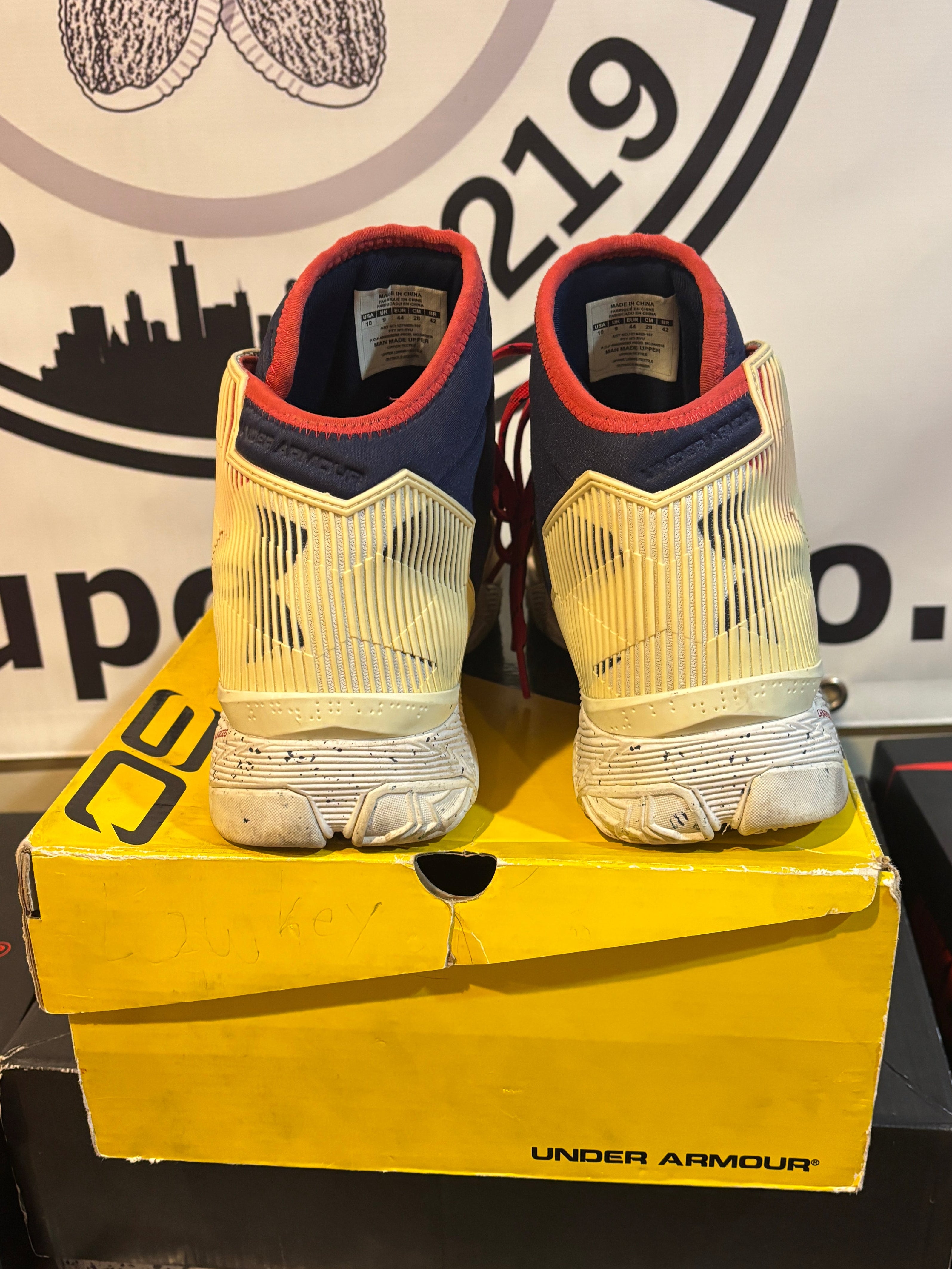 Size 10 - Under Armour Stephen Curry 2.5 'Hoop Nation' Pre owned