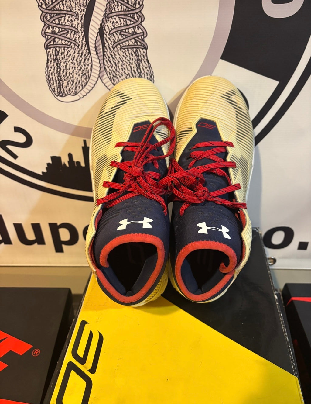 Size 10 - Under Armour Stephen Curry 2.5 'Hoop Nation' Pre owned