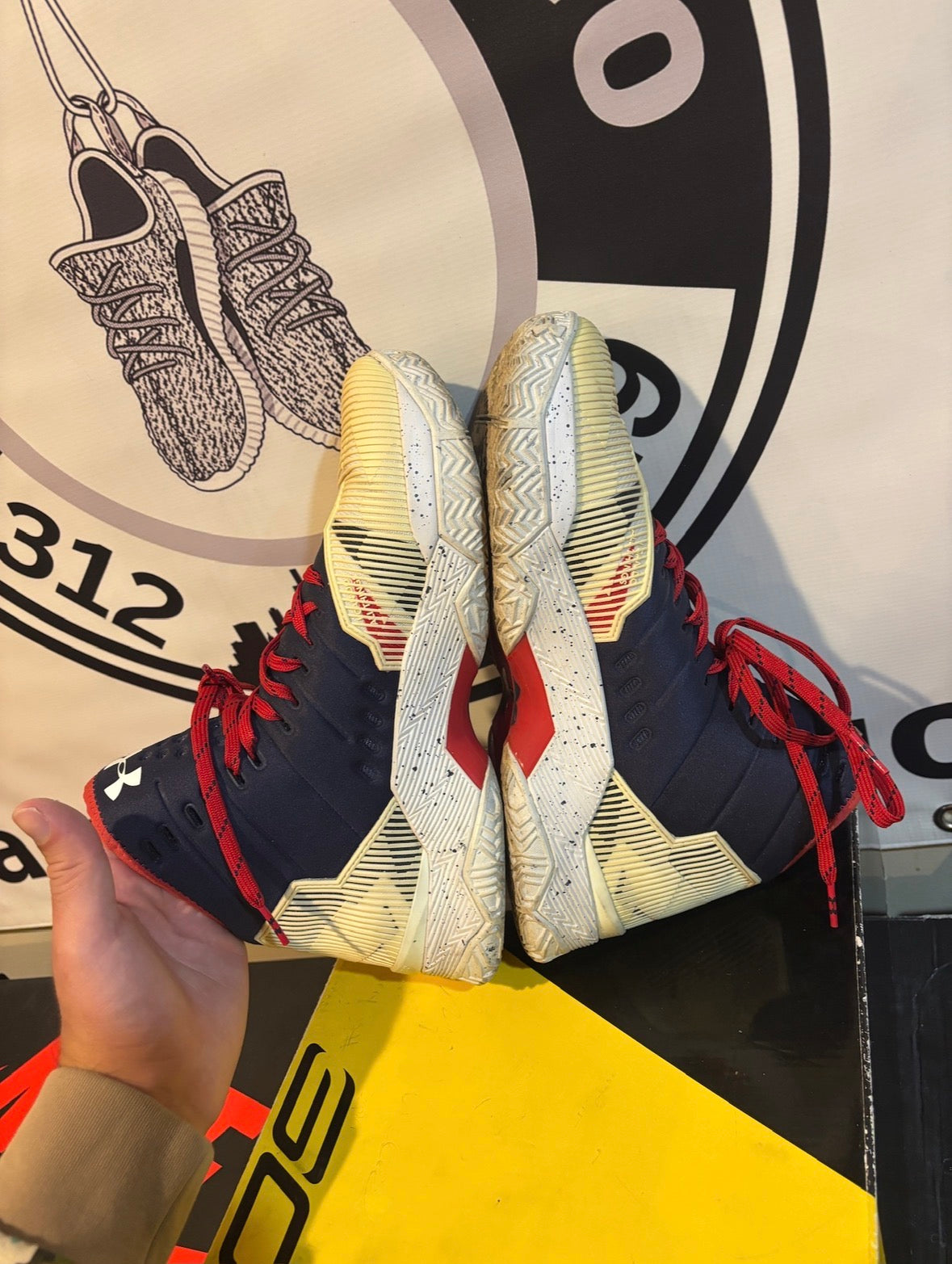 Size 10 - Under Armour Stephen Curry 2.5 'Hoop Nation' Pre owned